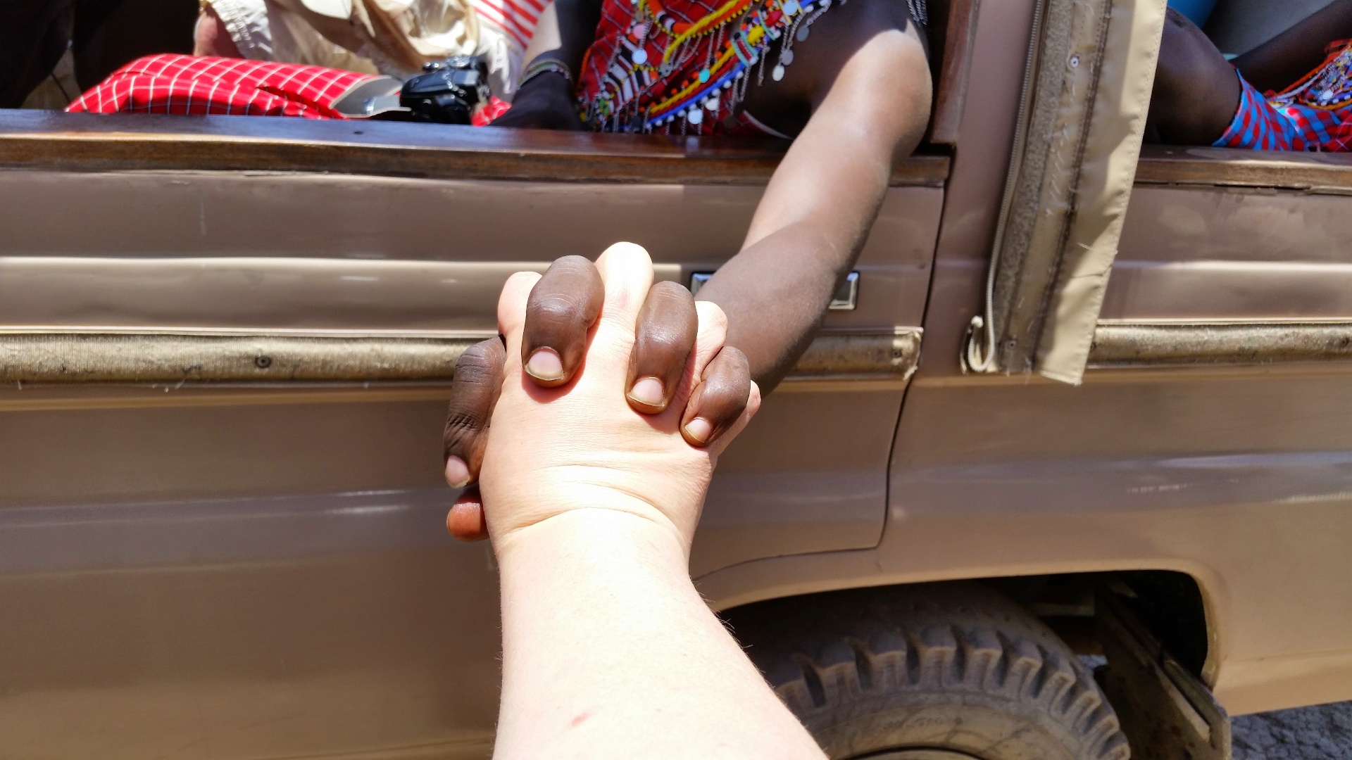 Voluntourism vs. Humanitarian Travel: What's the Difference? — Guides story from 100 Humanitarians in Kenya